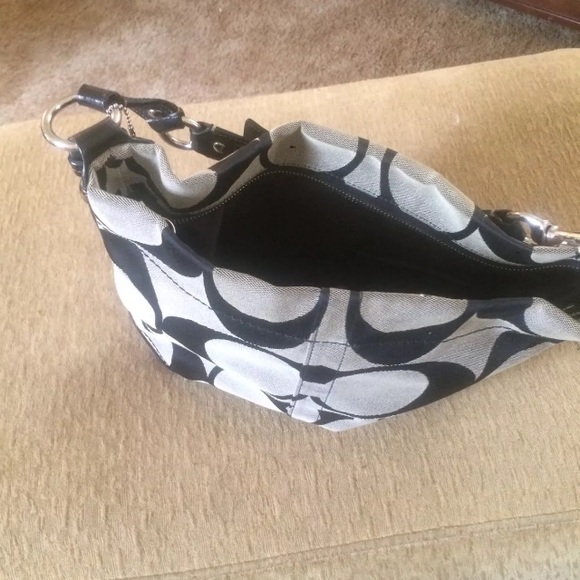 Coach Handbags - Vintage medium coach purse